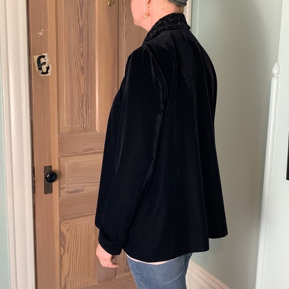J.R. Nites by Caliendo black velvet opera jacket size small - Picture 3 of 6